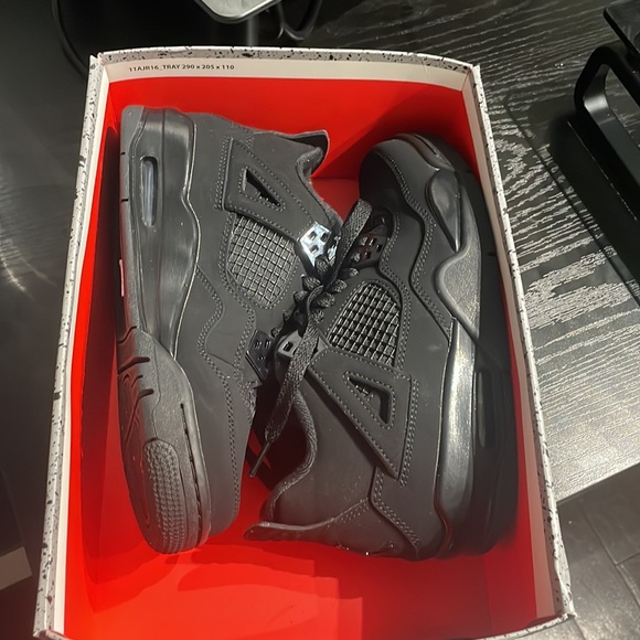 Jordan Box - Picture 2 of 2